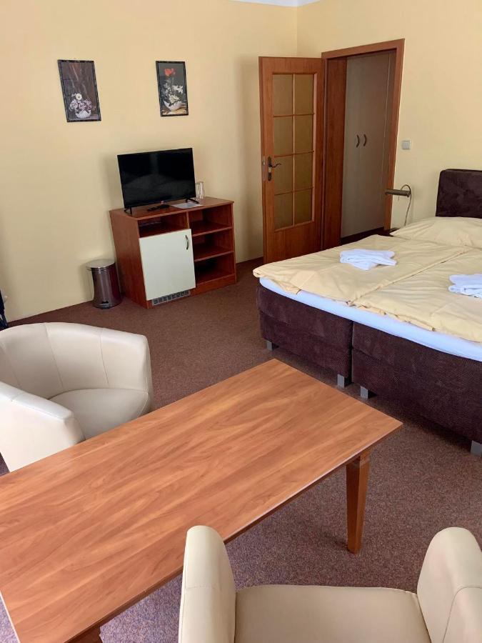 Hotel Loucky Litvinov Ngoại thất bức ảnh