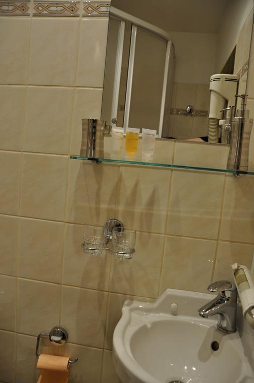 Hotel Loucky Litvinov Ngoại thất bức ảnh