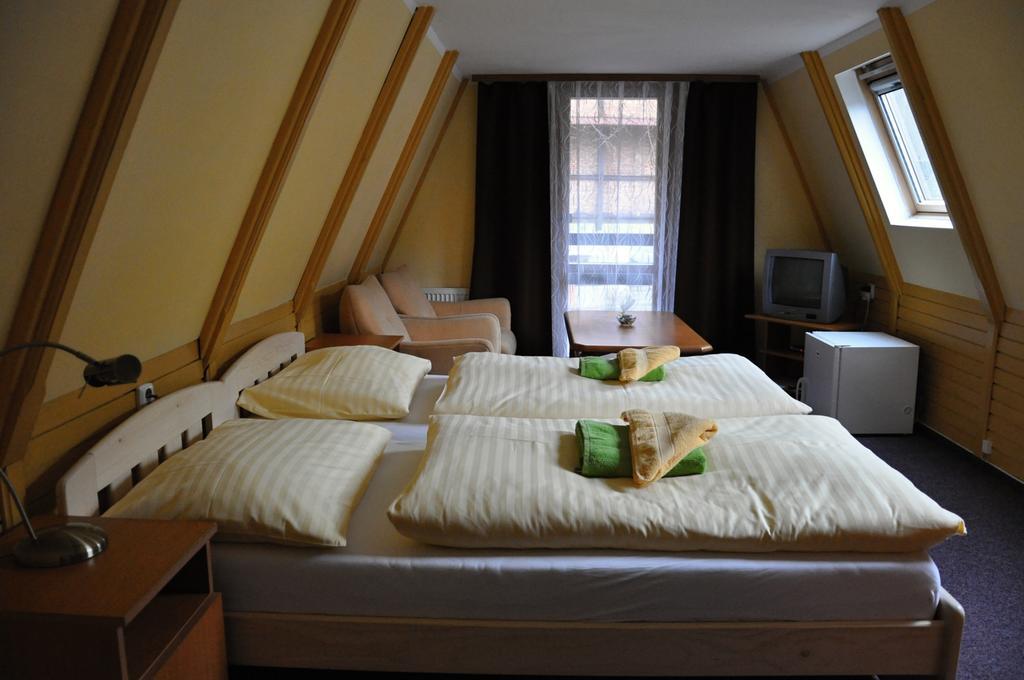 Hotel Loucky Litvinov Ngoại thất bức ảnh